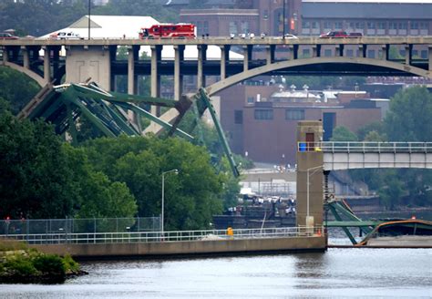 Four Confirmed Dead In I 35w Bridge Collapse In Minneapolis Mpr News