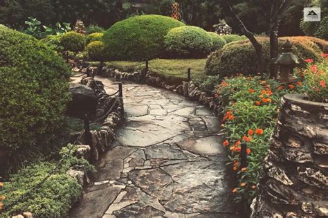 Top 15+ Front Yard Landscaping Ideas With Rocks And Mulch