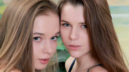 Aleksa Slusarchi Taya Karpenko Blonde Brunette Women Face Looking