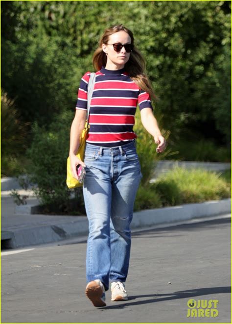 Olivia Wilde Kicks Off Her Day With Morning Meeting In L A Photo