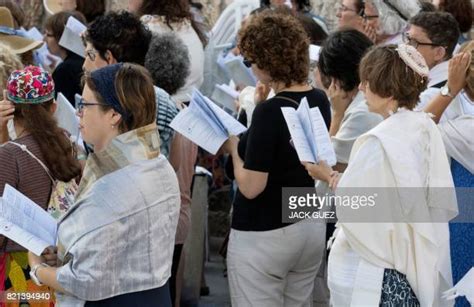 Women At Wailing Wall Photos And Premium High Res Pictures Getty Images