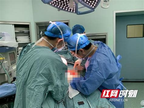 14歲少年肝臟長皮球大腫瘤 湖南省人民醫院專家助其卸下「包袱」 每日頭條