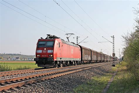 Am Nachmittag Des 10 04 2020 Fuhr 185 140 1 Mit Dem EZ 45000 Chiasso