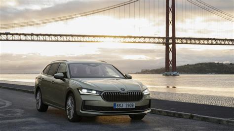 Nuova Škoda Superb Wagon prova prezzo e scheda tecnica Gazzetta it