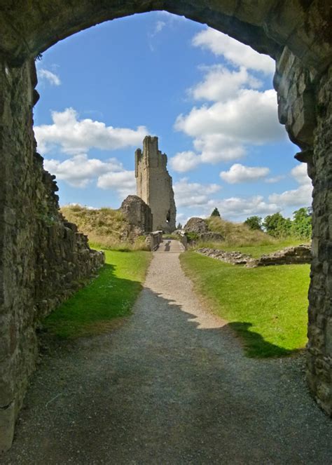 Helmsley Castle and a canter through British history - A Bit About Britain