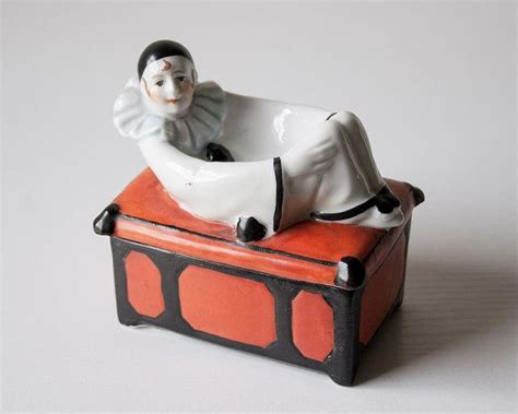 Vintage Pierrot Dresser Box Porcelain French Clown Powder Box Etsy Клоуны Статуэтки Фарфор