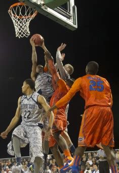 images ship macro close  sports court players grasp