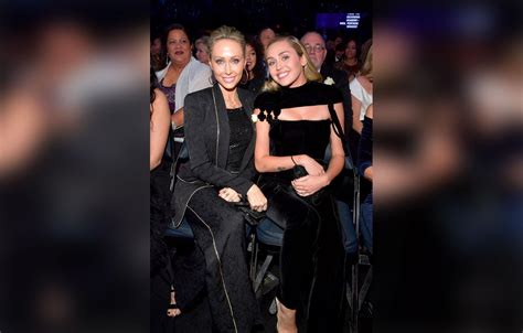 Miley Cyrus Posts Sexy Black Bikini Selfies On Instagram