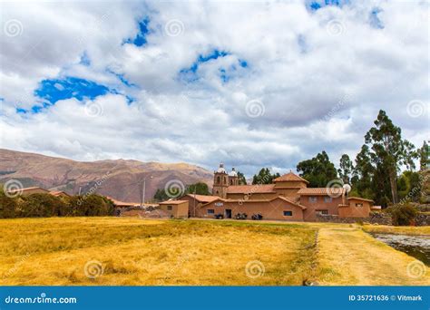 Raqchi Sitio Arqueol Gico Del Inca En Cusco Per Ruina Del Templo De