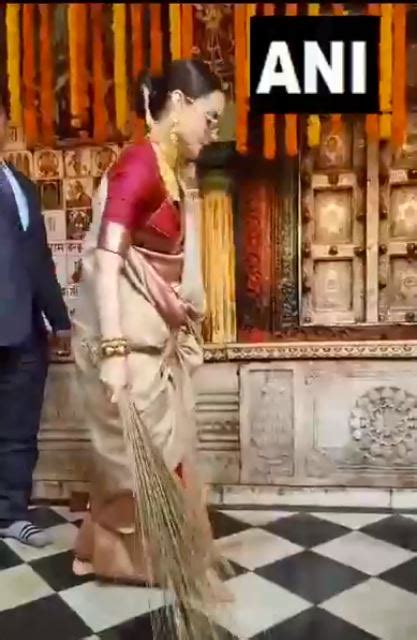 Pran Pratishtha Kangana Ranaut Sweeps Floor At Ayodhya S Hanuman