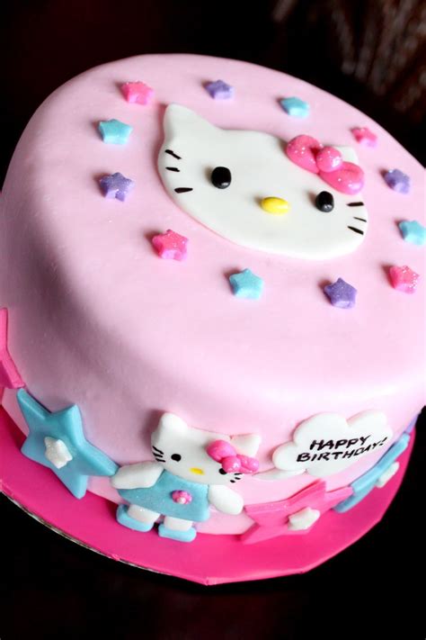 142 best images about Hello kitty cakes on Pinterest | Hello kitty ...