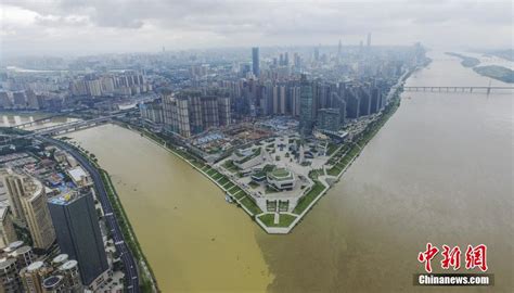 降雨致湘江水位暴涨 长沙橘子洲观光台被淹 新闻中心 南海网