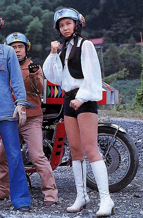 モモレンジャー／ペギー松山＜演：小牧りさ＞ in 秘密戦隊ゴレンジャー（1975年〜1977年） | レンジャー, ファッションスタイル ...