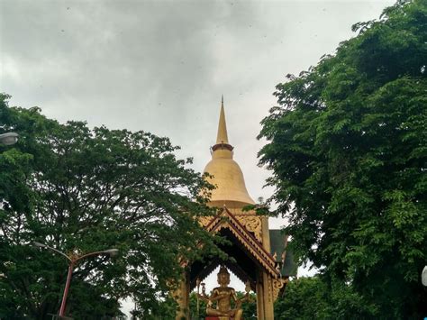 Keunikan Klenteng Sanggar Agung Di Tepi Laut Desember