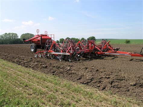 Kverneland Airseeder And Cultibar Seed Drills Seeding Equipment