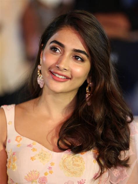 pooja hegde wikipedia