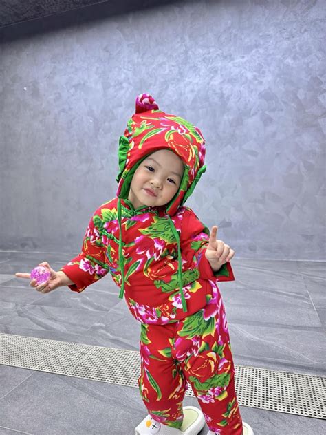 Hot mom Việt lên đồ đón Tết cho con gái Pam xinh ngoan yêu lộng lẫy Myla nhà Hà Anh nhẹ