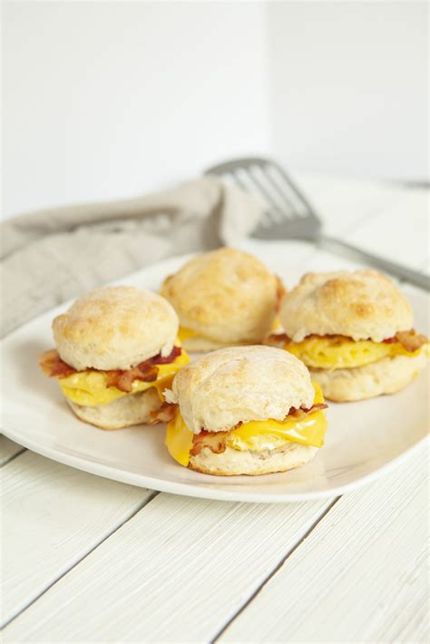 Weight Watchers Breakfast Sandwiches - Bacon, Egg and Cheese Biscuit