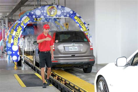 Guinness says Buc-ee’s car wash in Katy is world’s longest