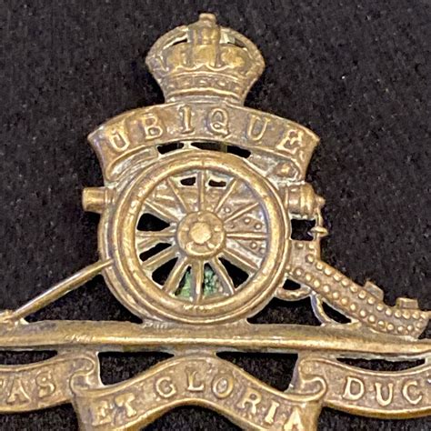 Vintage Canadian Military Cap Badge Ubique Quo Fas Et Gloria Ducunt