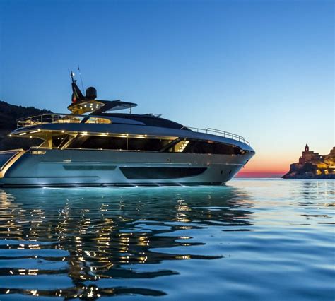 Maximus Yacht Charter Details Riva Charterworld Luxury Superyachts