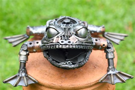 Frog Metal art sculpture