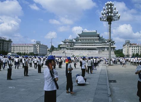 人民大学習堂と金日成広場 8月 ピョンヤン 北朝鮮の写真素材 Fyi03381614 ストックフォトのamanaimages Plus