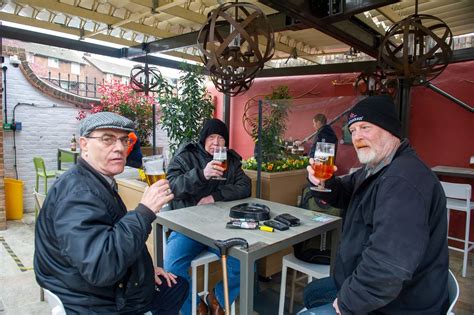 Inside London S Biggest Wetherspoons Beer Garden On First Day Pubs