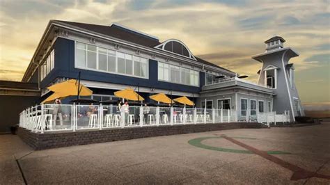 New Waterfront Restaurant with Patio Now Open in Oakville | insauga