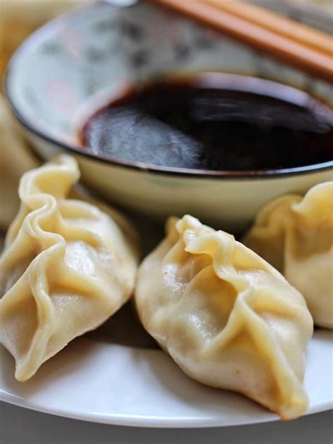 TRADITIONAL CHINESE DUMPLINGS (A STEP BY STEP GUIDE) STORY - Mama Loves ...