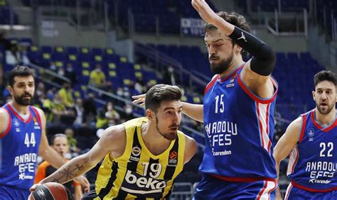 Basketbol S Per Ligi Nde Kim Ampiyon Olacak Anadolu Efes Fenerbah E