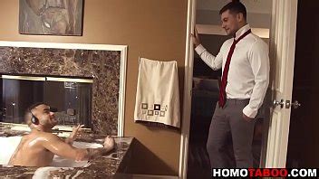 Mi novia me cabreó así que me follé a mi hermanastro XVIDEOS