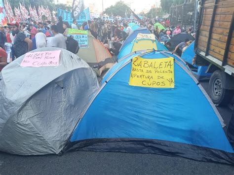 Piqueteros Levantaron El Reclamo Frente Al Ministerio De Trabajo Tras El Anuncio Del Nuevo