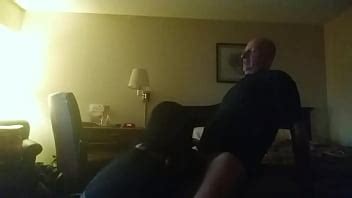 Chupando Una Gran Polla De Rodillas XVIDEOS