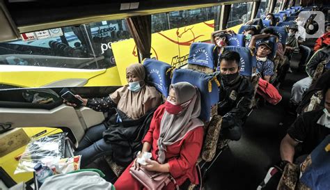 Foto Jumlah Penumpang Bus Akap Di Terminal Kampung Rambutan Melonjak