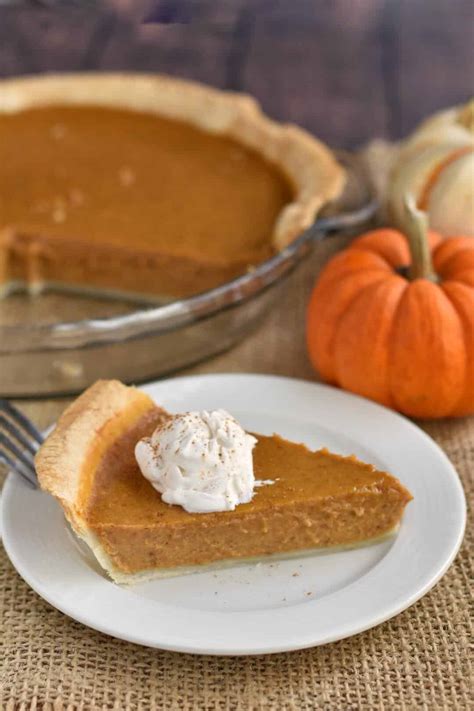 Pumpkin Pie Recipe for Thanksgiving - My Sweet Precision