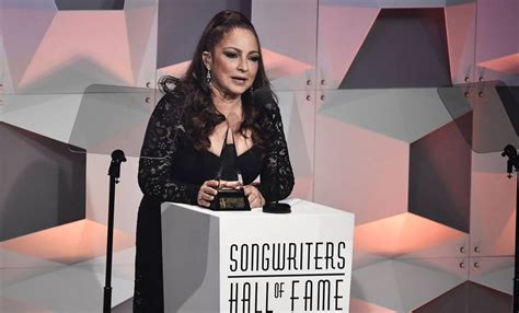 Gloria Estefan La Primera Mujer Latina Que Ingresa En El Sal N De La Fama De Los Compositores De Eu