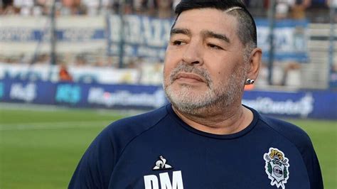 El Juicio Que Investiga La Muerte De Maradona Fue Postergado ¿para Cuándo A Pedido De Dalma