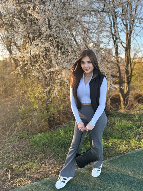 Id Olga From Ivano Frankivsk Ukraine Years Old Brunette Green Eyes