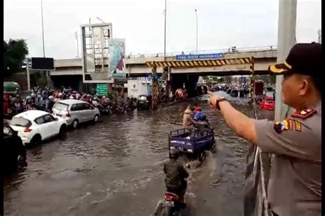 Jalur Pantura Semarang Dan Kendal Batang Terendam Banjir