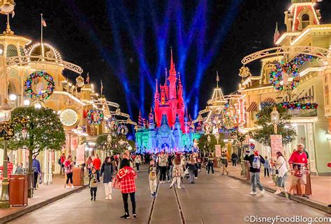 Everything You Can Get For Free At Disney Worlds Very Merriest After