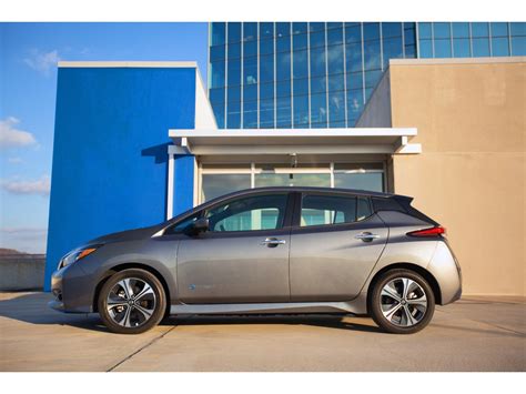 2022 Nissan Leaf Pictures Us News