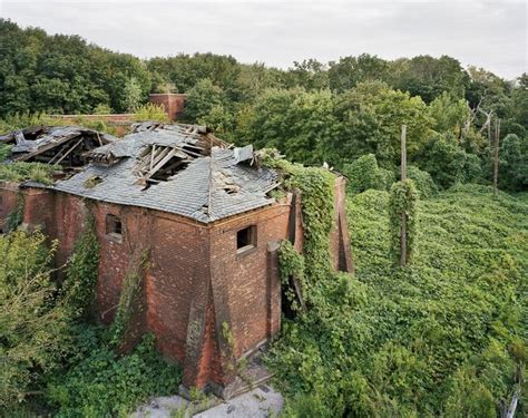 Eerie Photos of North Brother Island, the Last Unknown Place in New York City — Colossal