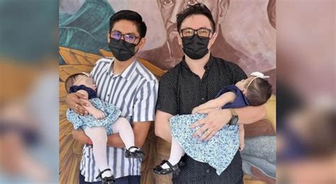 Por Primera Vez En Quintana Roo Una Pareja De Hombres Gay Logra El Registro Civil De Sus Hijas