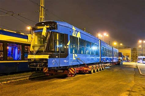 Pierwszy Tramwaj Lajkonik Ii Dotar Do Krakowa B Dzie Takich Wi Cej