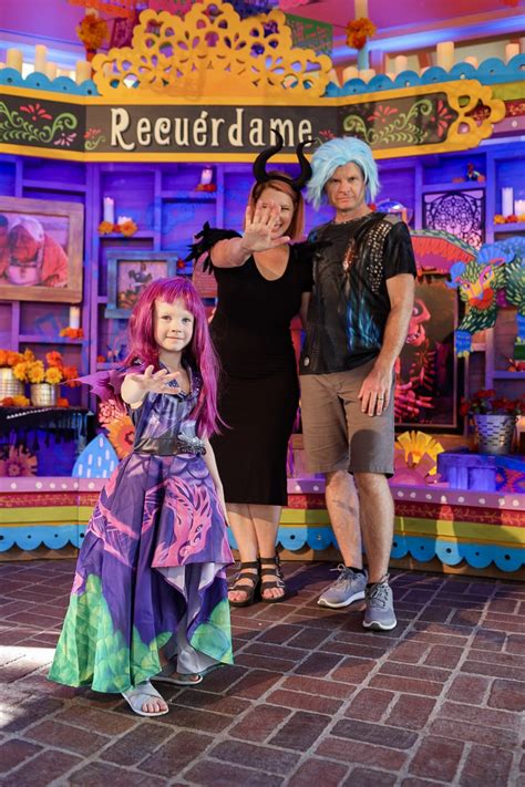 Descendants Family Halloween Costume - Lipgloss and Crayons