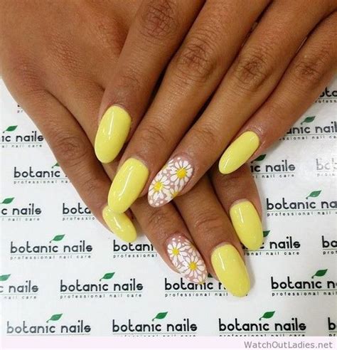 Просто и красиво: 11 идей летнего маникюра | Botanic nails, Acrylic ...
