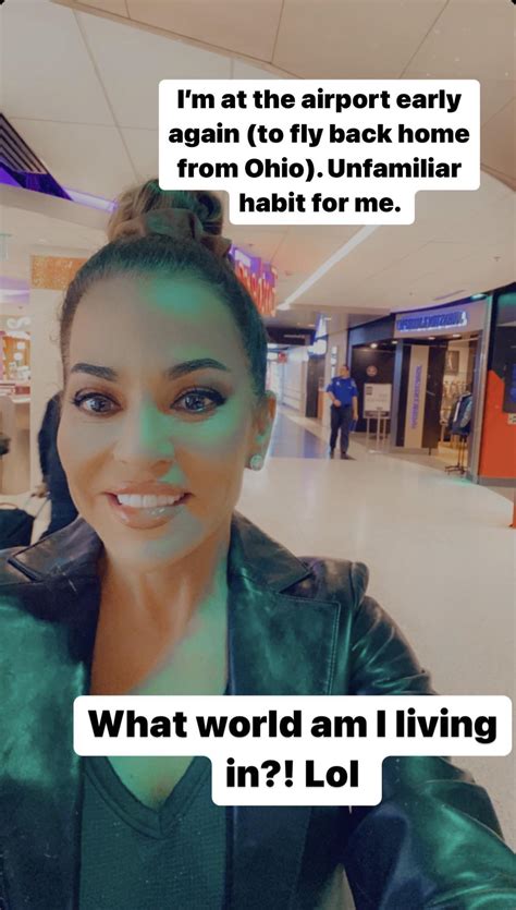 Robin Meade - CNN HLN Morning Express : r/hot_reporters