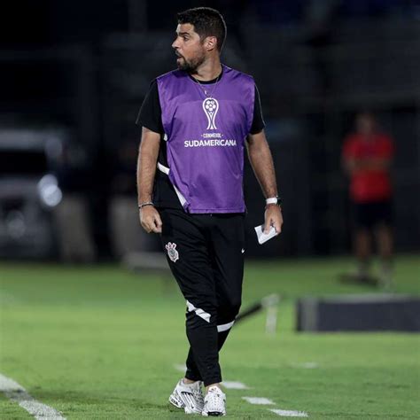 Após Goleada António Oliveira Pede Apoio Da Torcida E Elogia Cássio