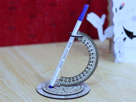 Laser Cut Wooden Compass Pen Holder Decorative Office Desk Pen Stand